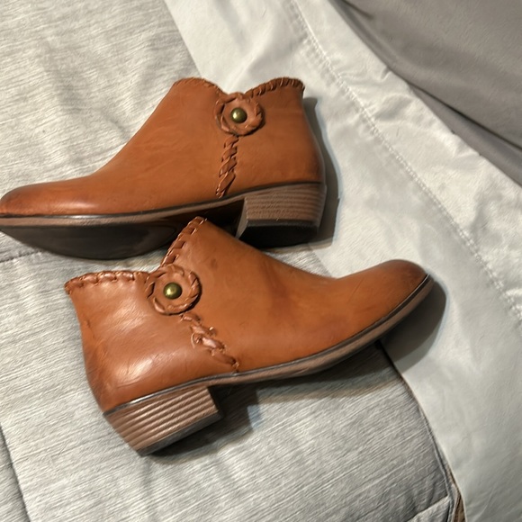 Women’s Booties size 6.5 - Picture 7 of 9